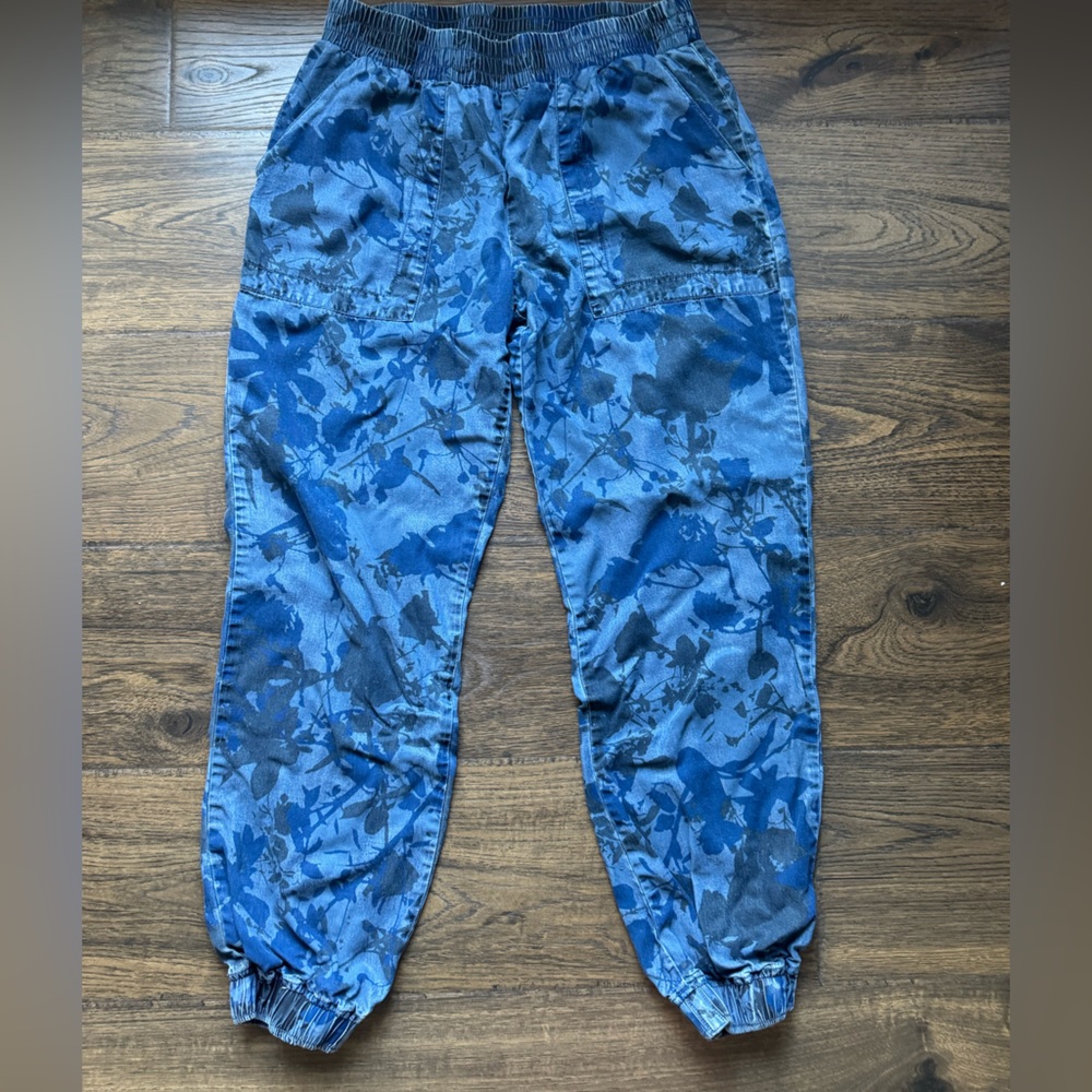 Juicy Couture Geo Print Chambray Joggers